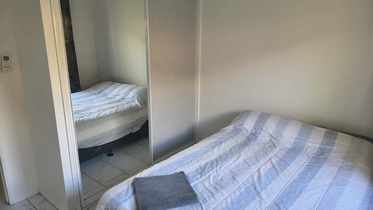 Room in a share house