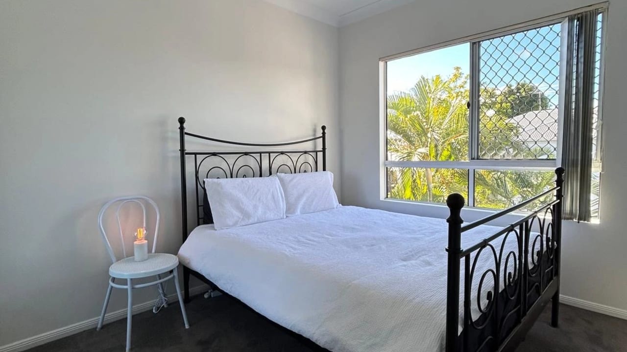 Furnished room with own bathroom