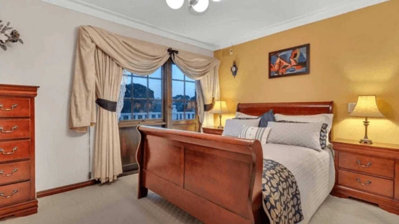 Furnished room with ensuite in a share house