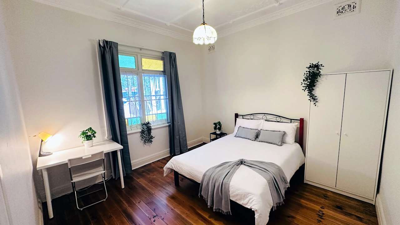 Furnished room in a share house