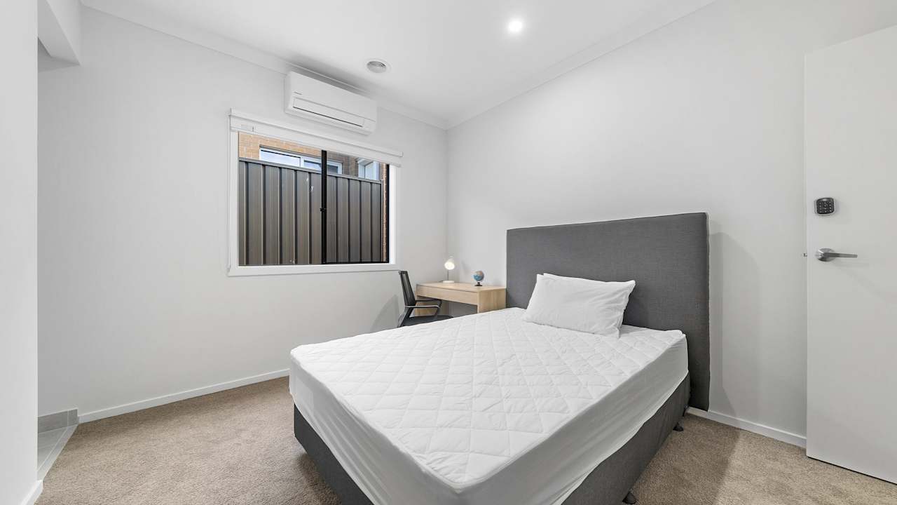 Furnished room with own bathroom