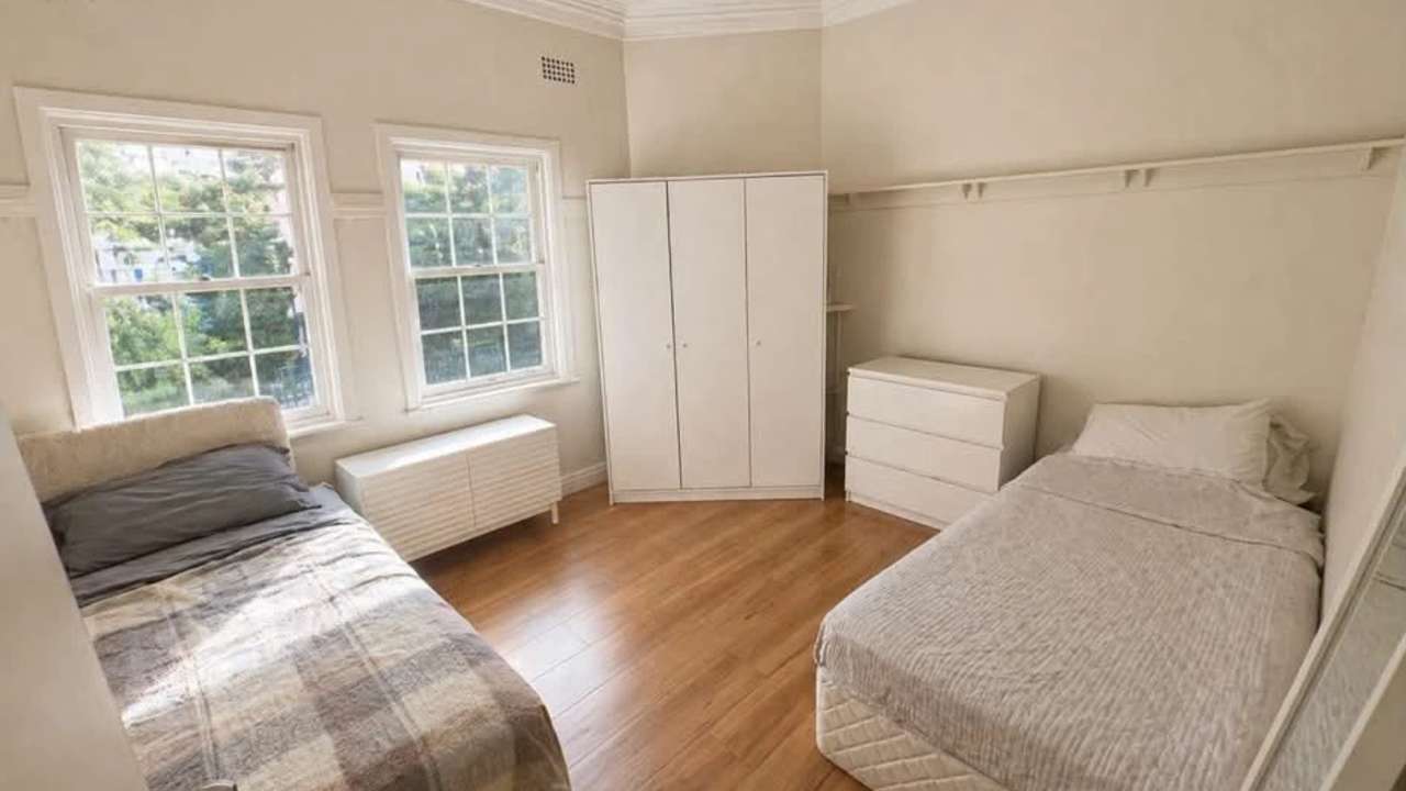 Furnished room in a share house
