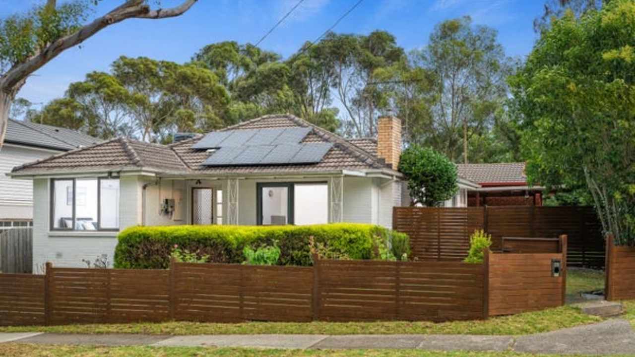 Furnished room in a share house