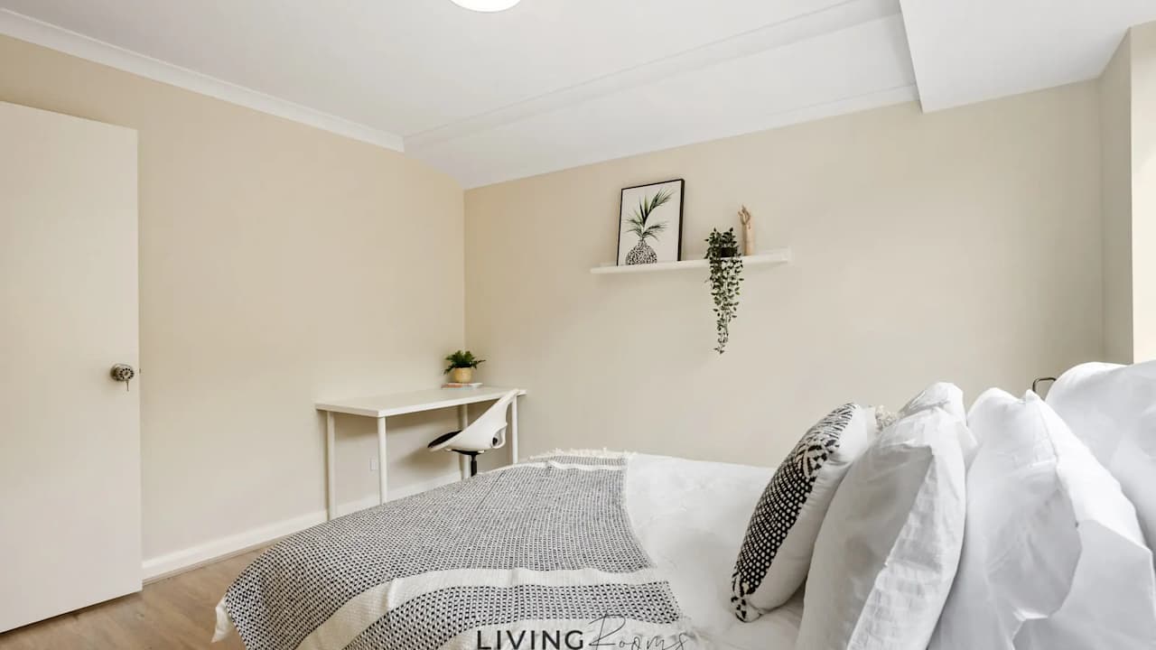 Furnished room in a share house