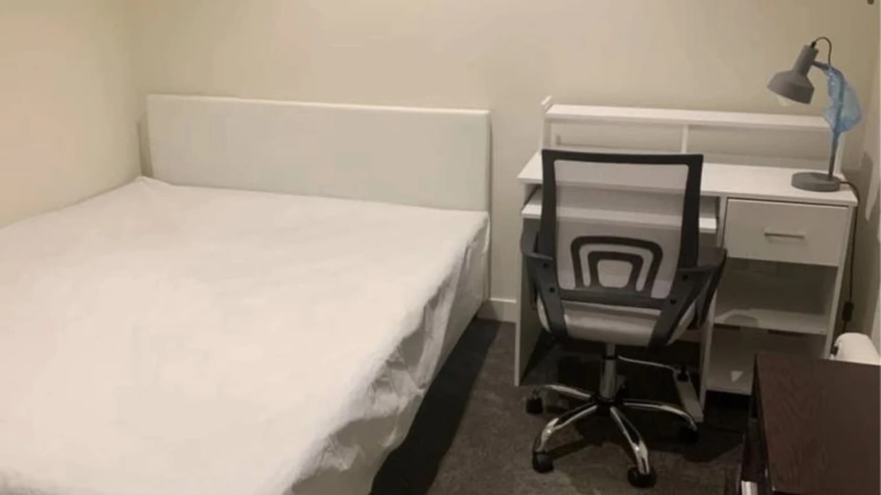 Furnished room in a flatshare