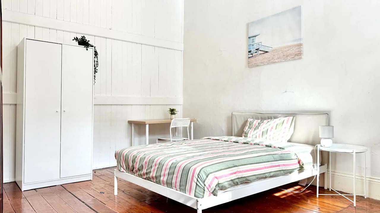 Furnished room in a share house
