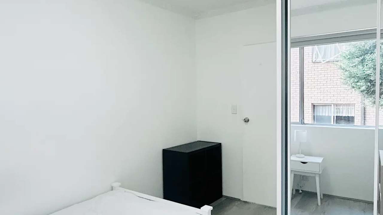 Furnished room in a flatshare