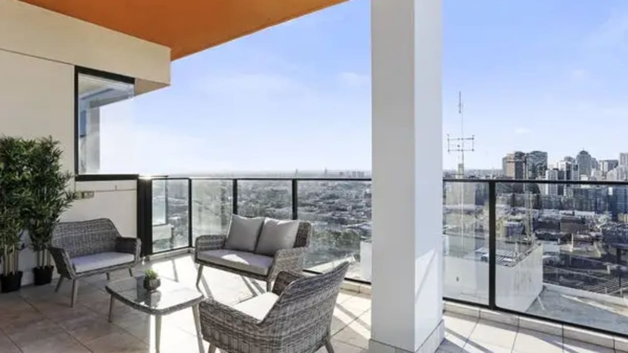 Unfurnished room with own bathroom