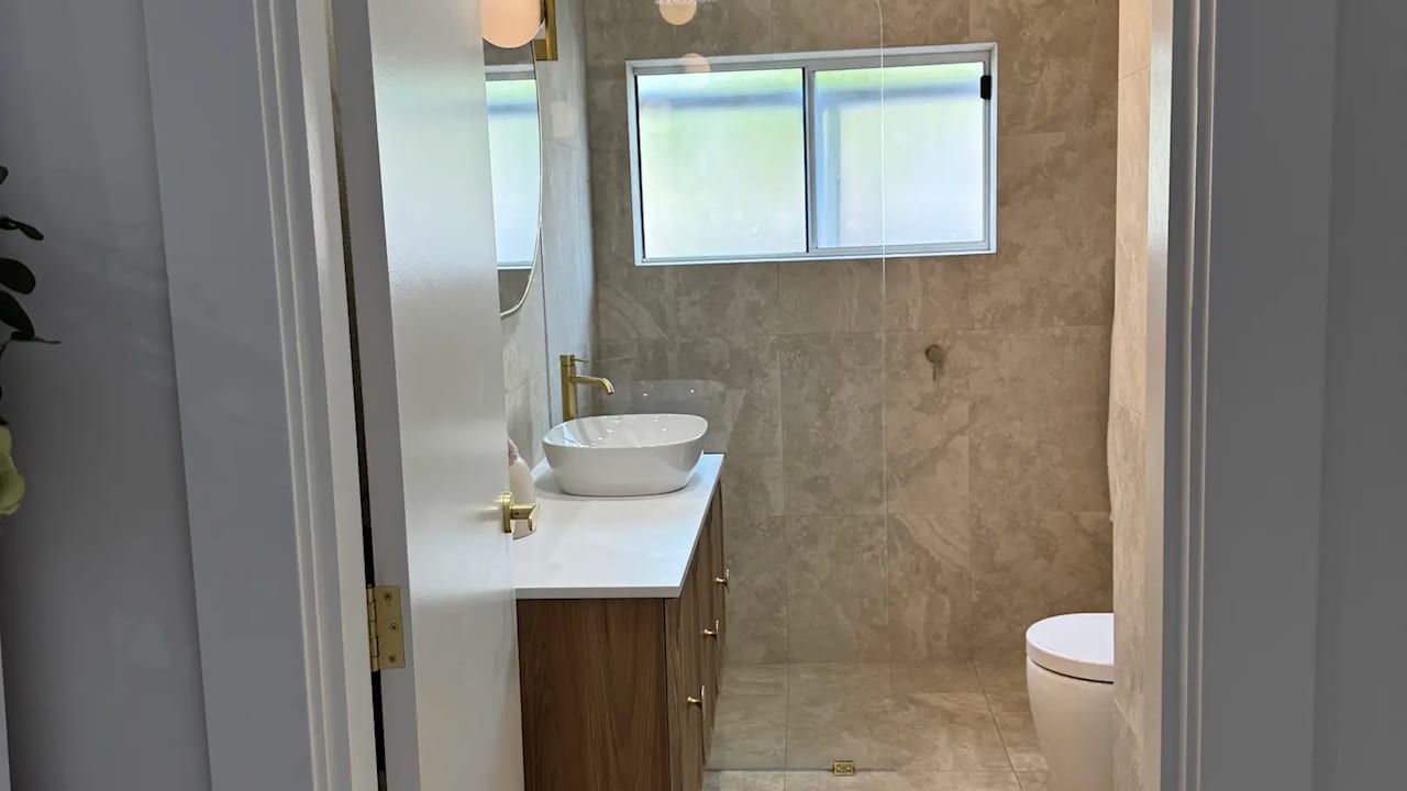 Furnished room in a share house