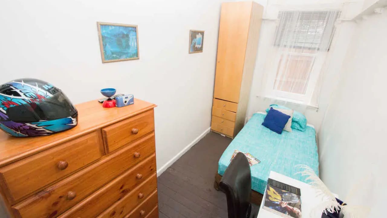 Furnished room in a share house