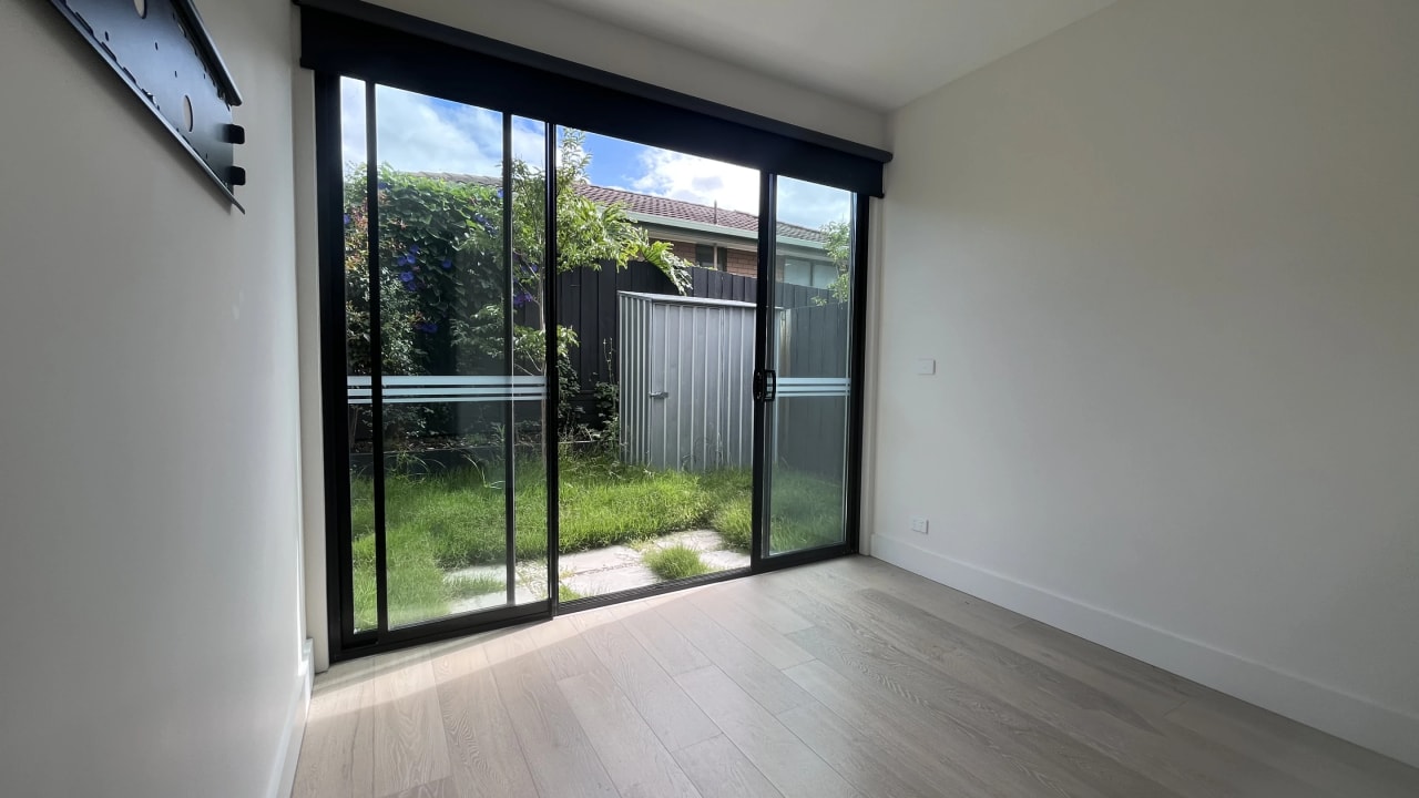 Unfurnished room in a share house