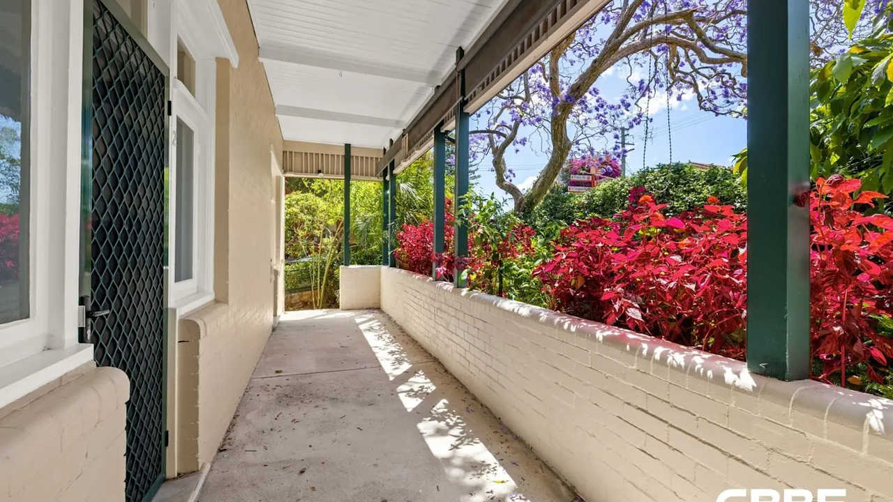 Whole property with 2 rooms for rent