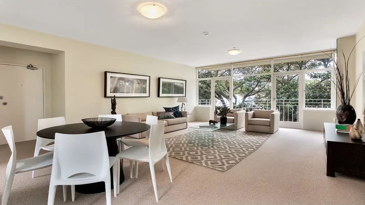 Furnished room in a flatshare