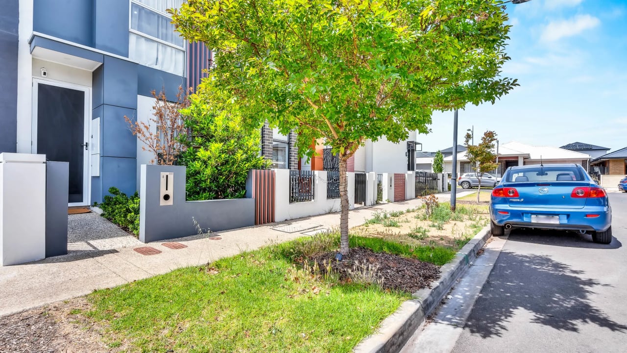 Whole property with 2 rooms for rent