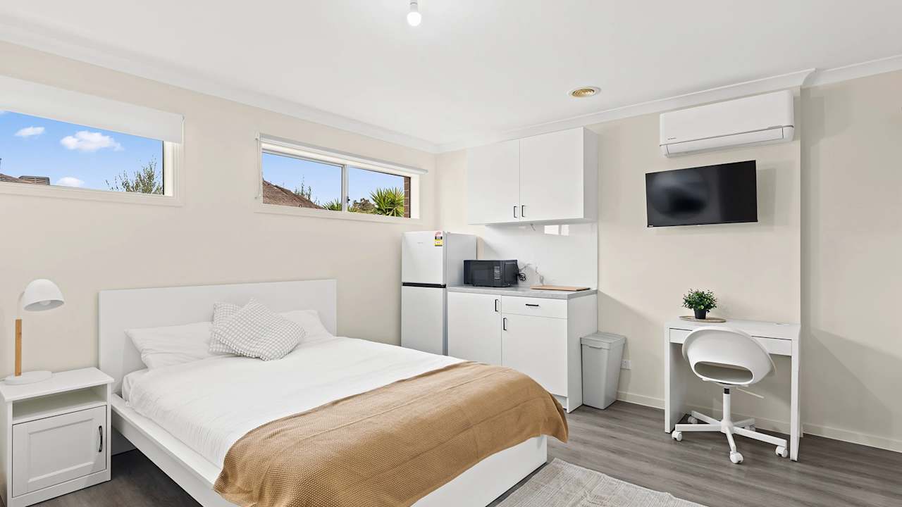 Furnished room with own bathroom