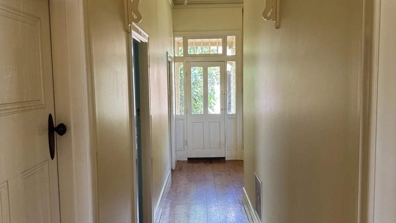 Room in a share house