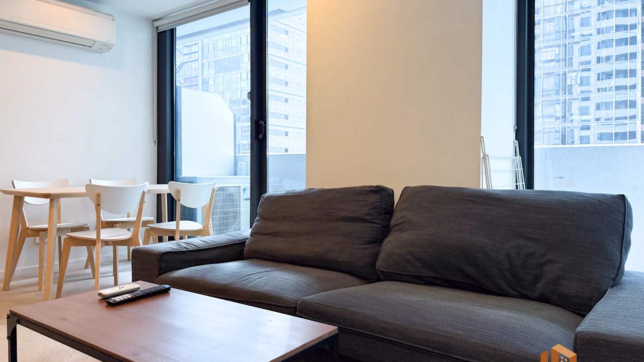 Furnished room with ensuite in a flatshare