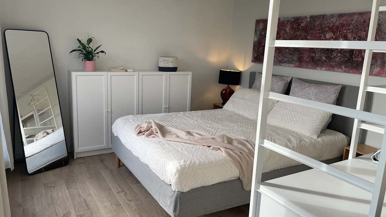 Furnished room with own bathroom