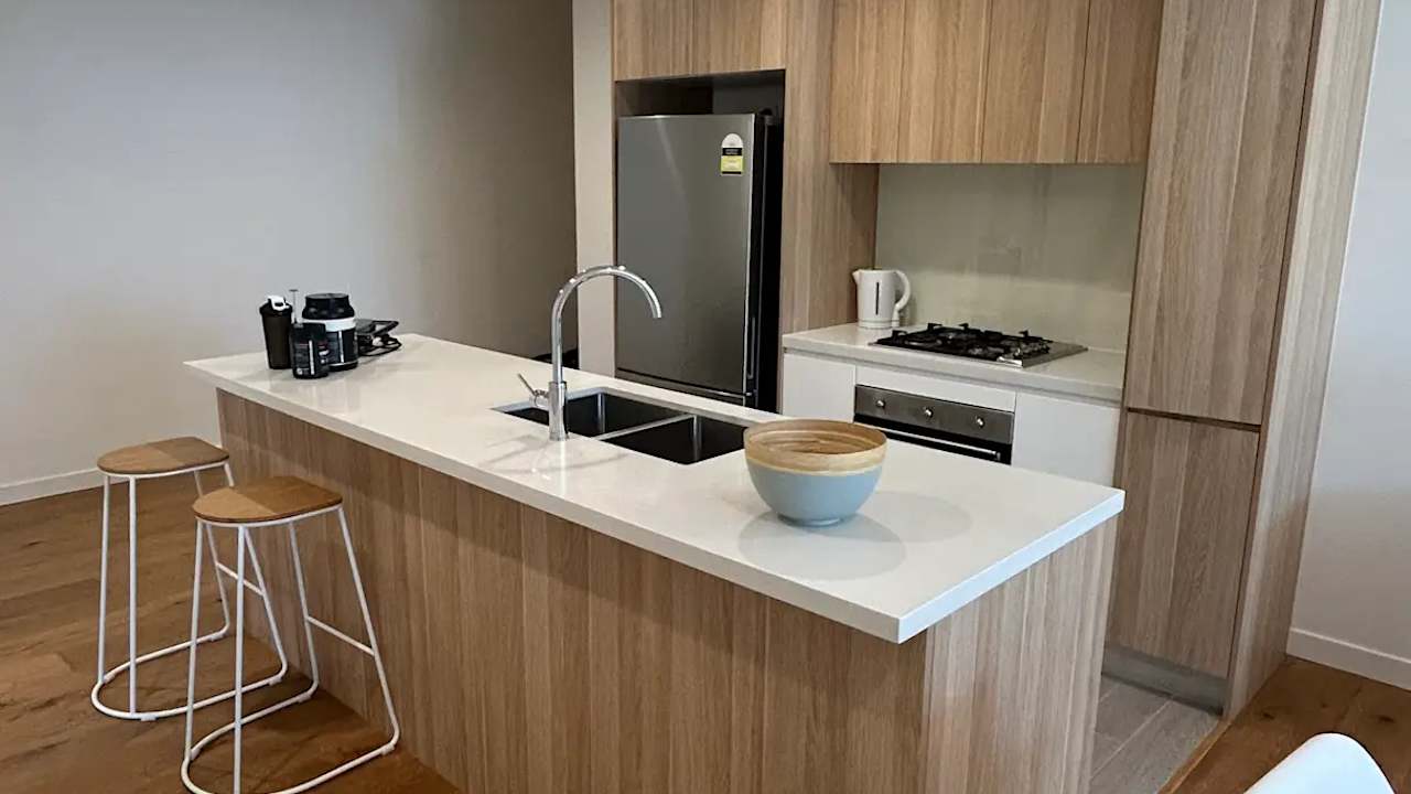 Furnished room with ensuite in a flatshare