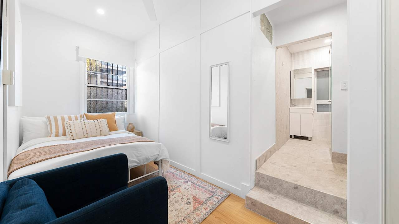 Room studio flat for rent