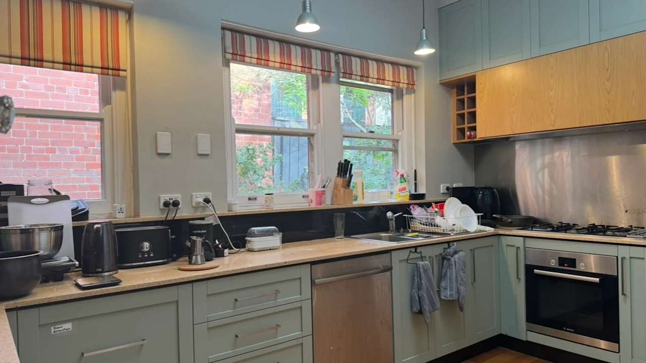 Furnished room in a share house