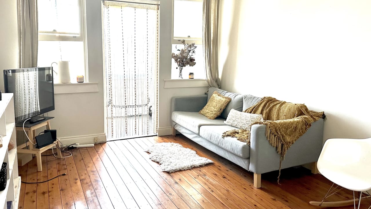 Furnished room in a flatshare