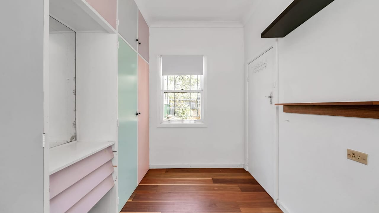 Whole property with 6 rooms for rent