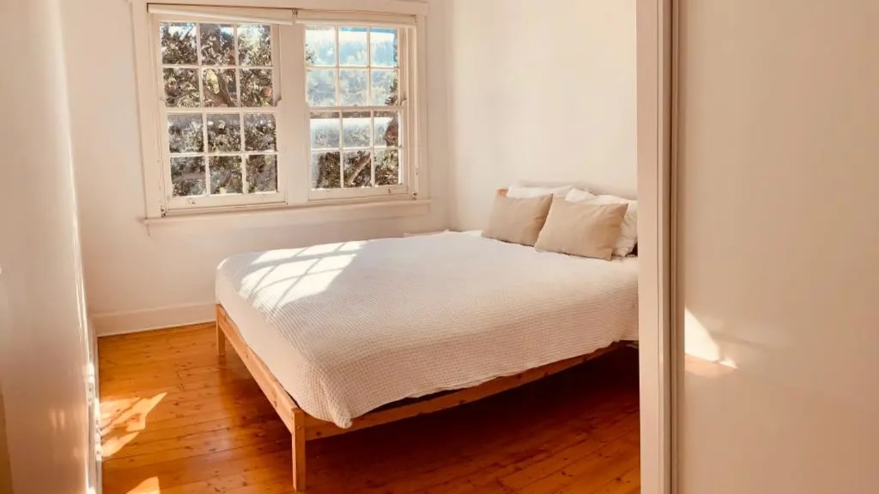Furnished room with ensuite in a flatshare