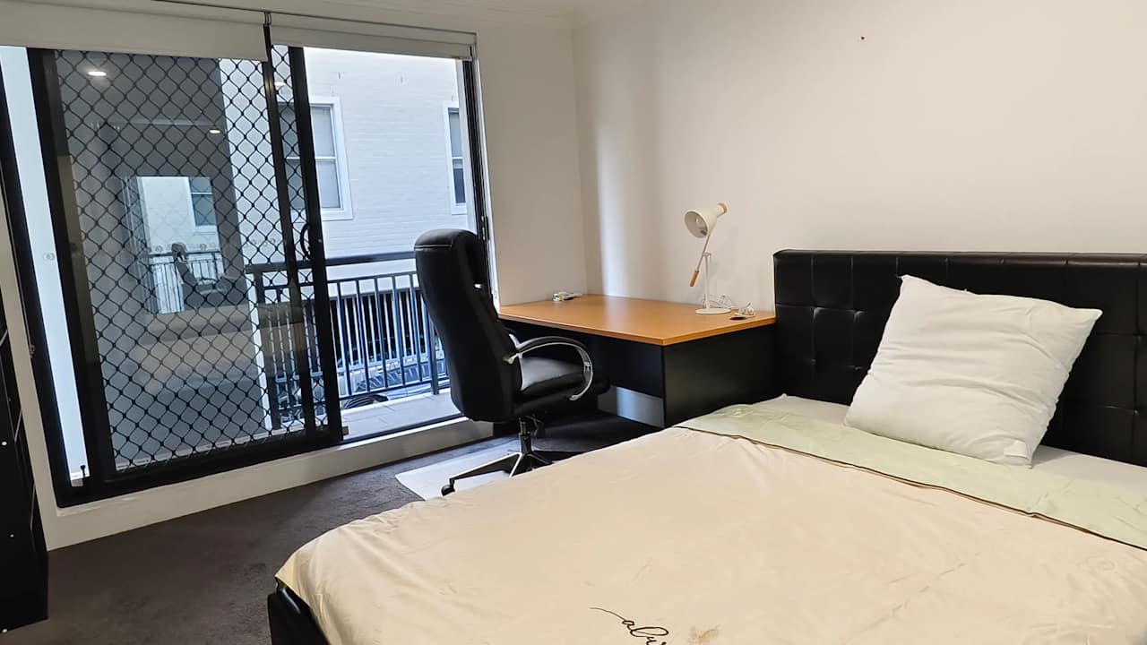 Furnished room in a flatshare