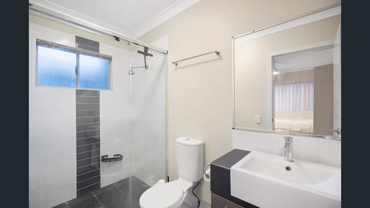 Room with ensuite in a flatshare