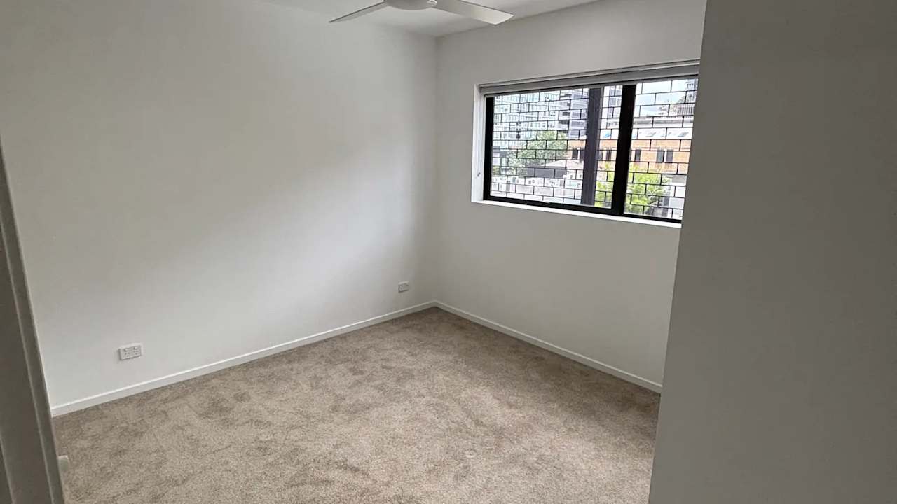 Unfurnished room with own bathroom