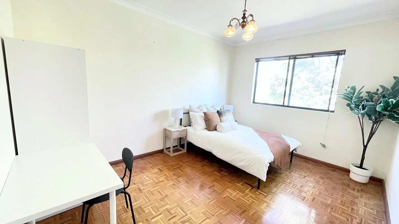Room in a share house