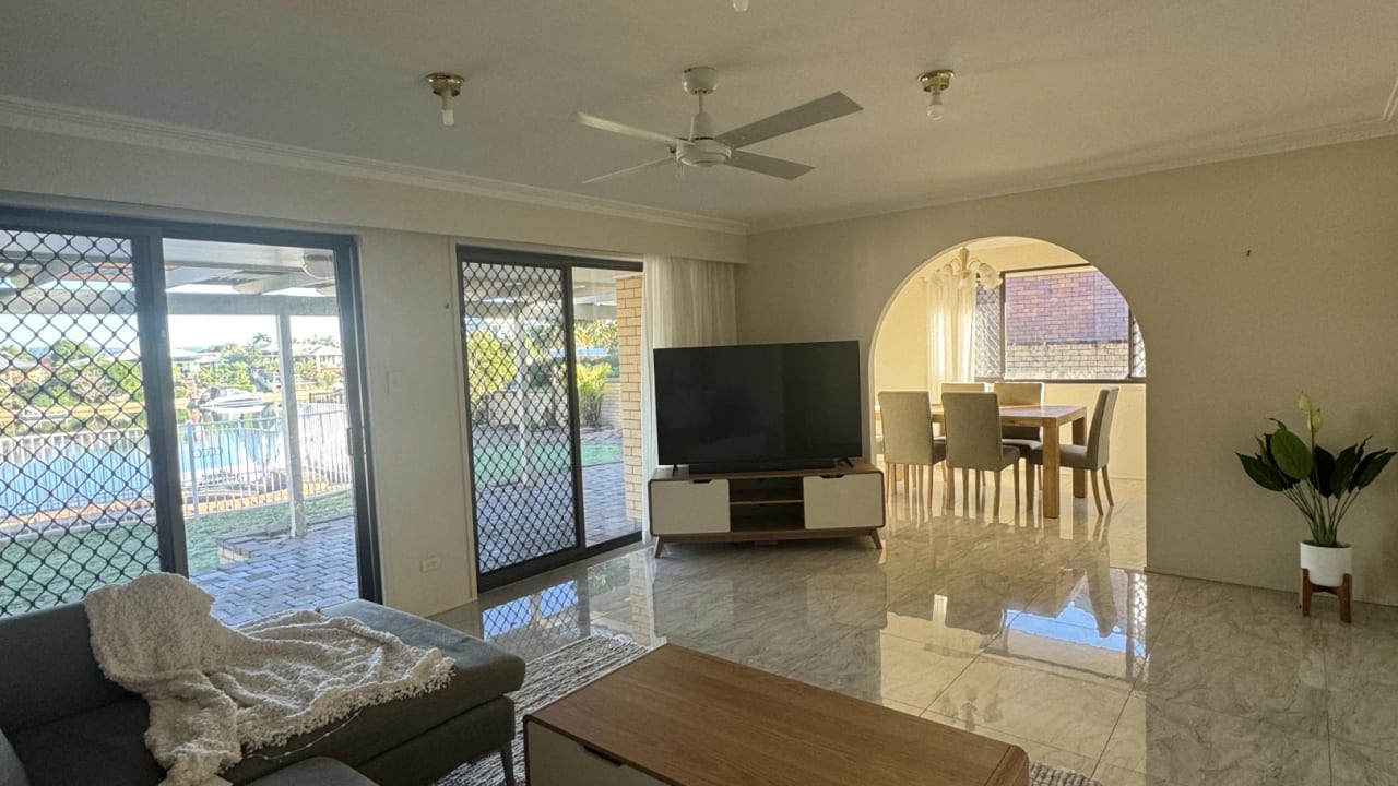 Furnished room in a share house