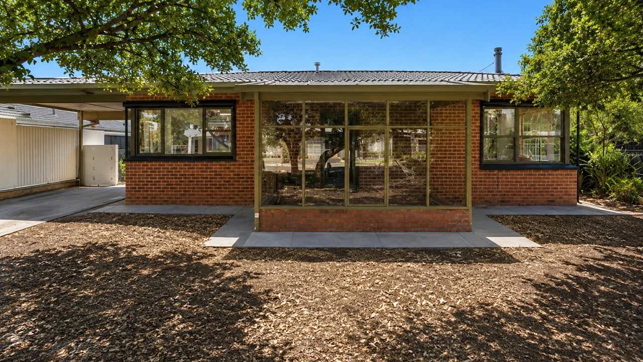 Whole property with 3 rooms for rent
