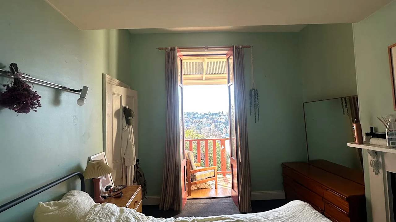 Unfurnished room in a share house