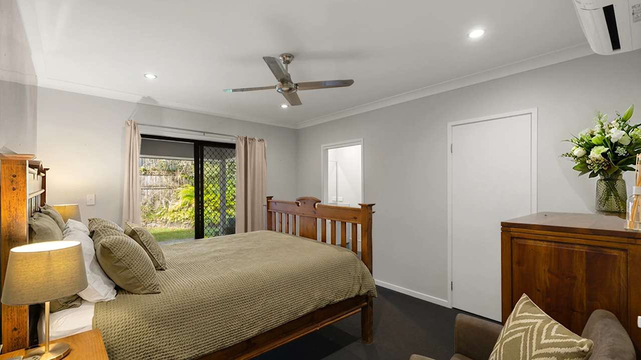 Whole property with 4 rooms for rent