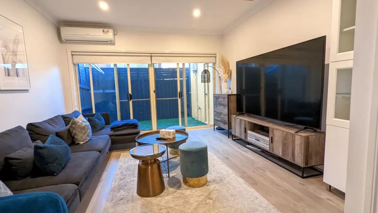 Furnished room with own bathroom