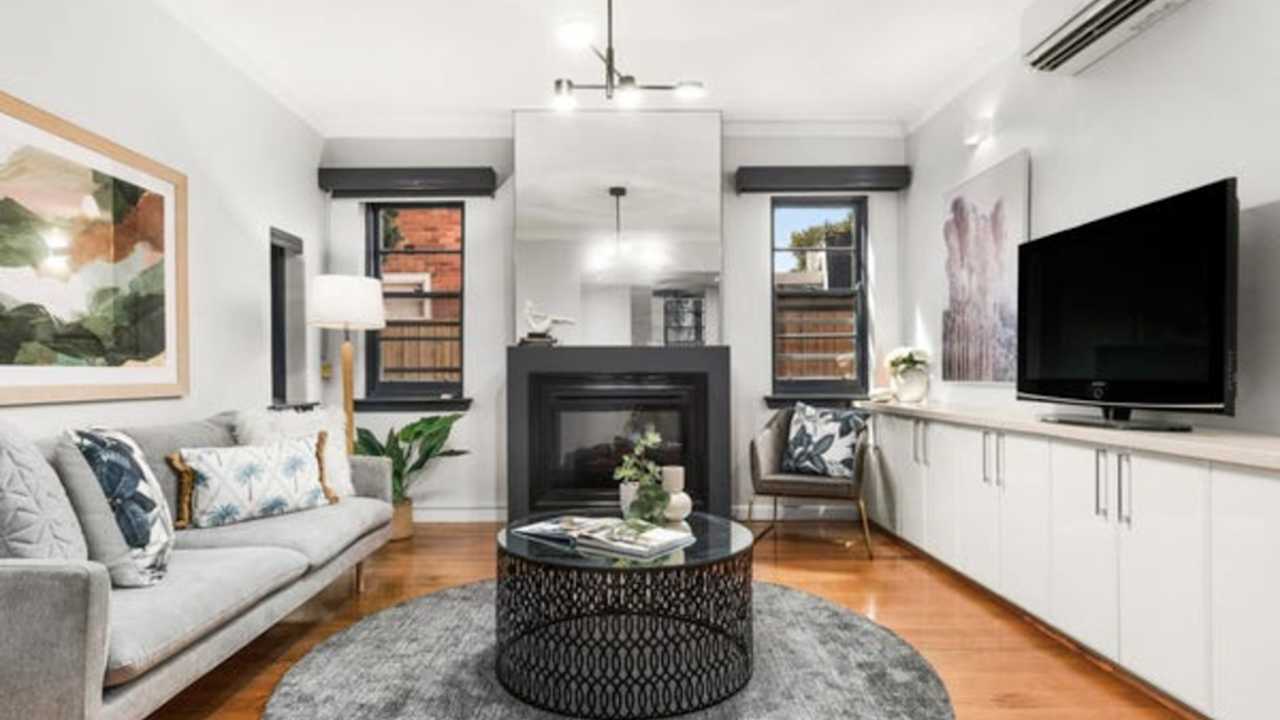 Whole property with 2 rooms for rent