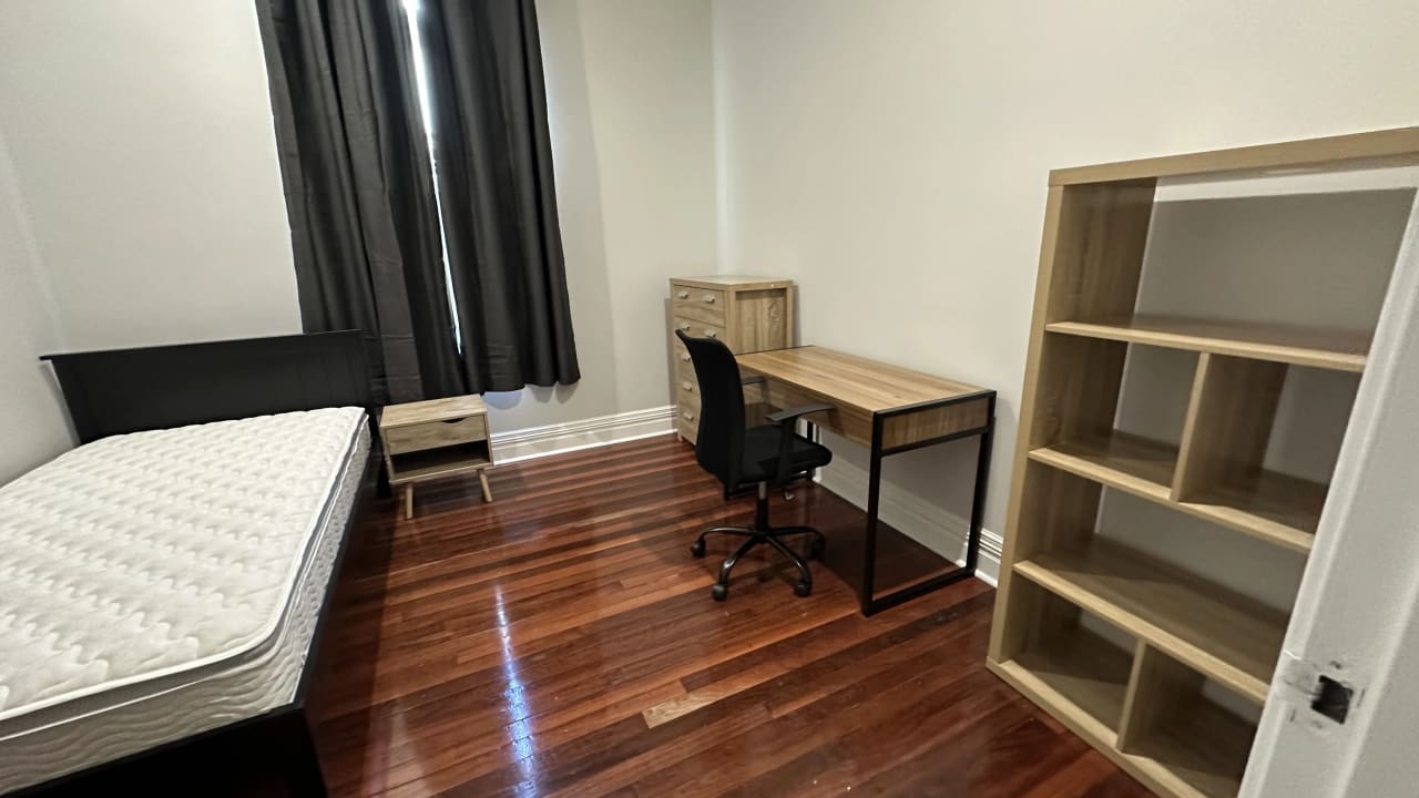 Furnished room in a share house