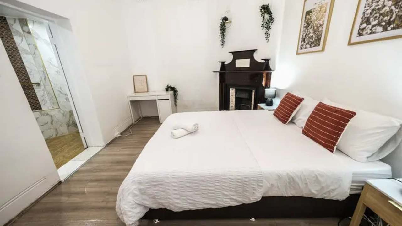 Whole property with 4 rooms for rent