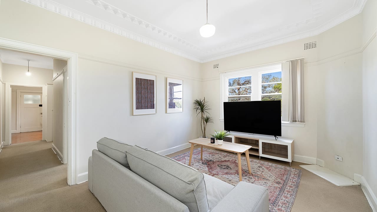 Whole property with 2 rooms for rent