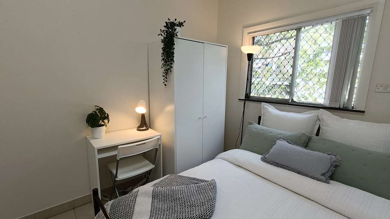 Furnished room in a share house