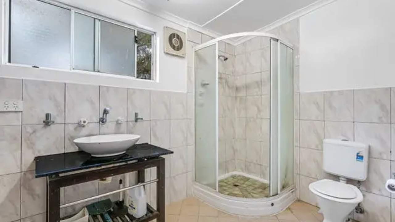 Room in a share house