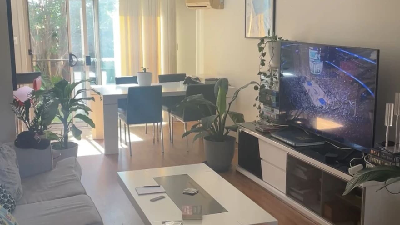 Furnished room in a share house