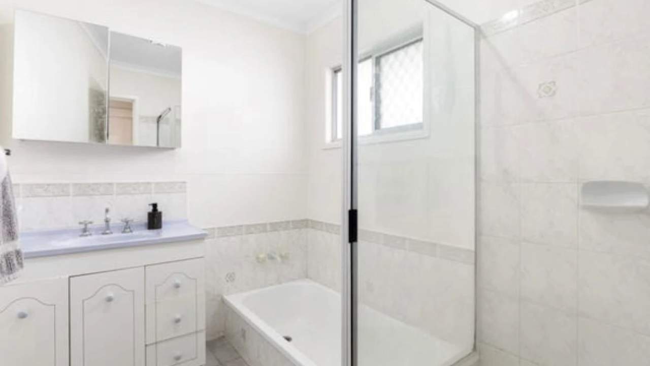 Unfurnished room in a share house
