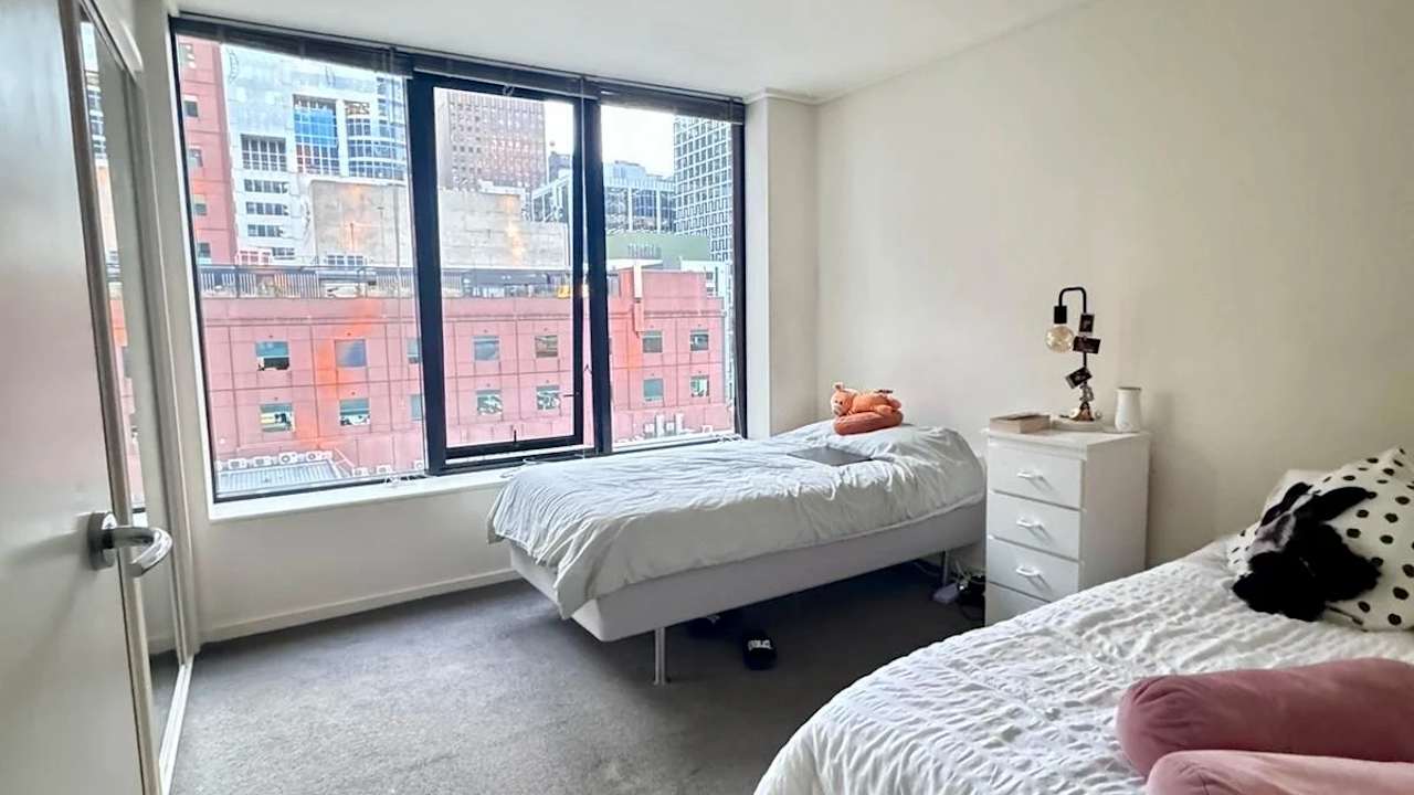 Furnished room in a flatshare