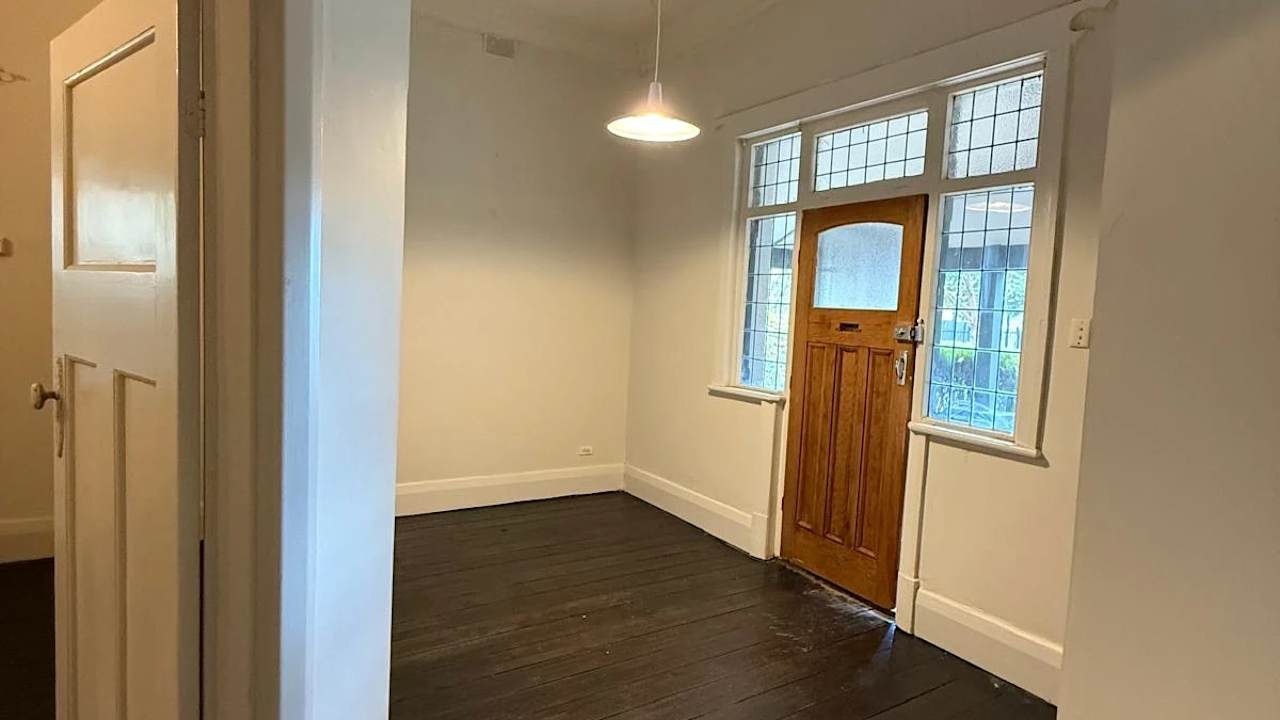 Whole property with 3 rooms for rent