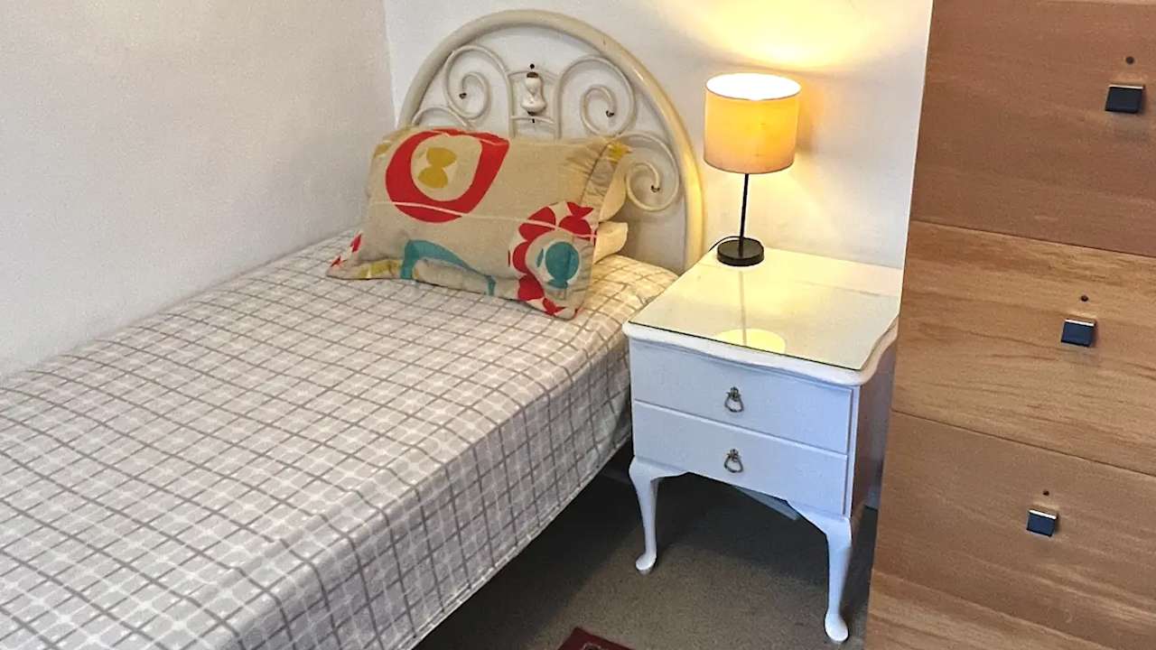 Furnished room in a share house