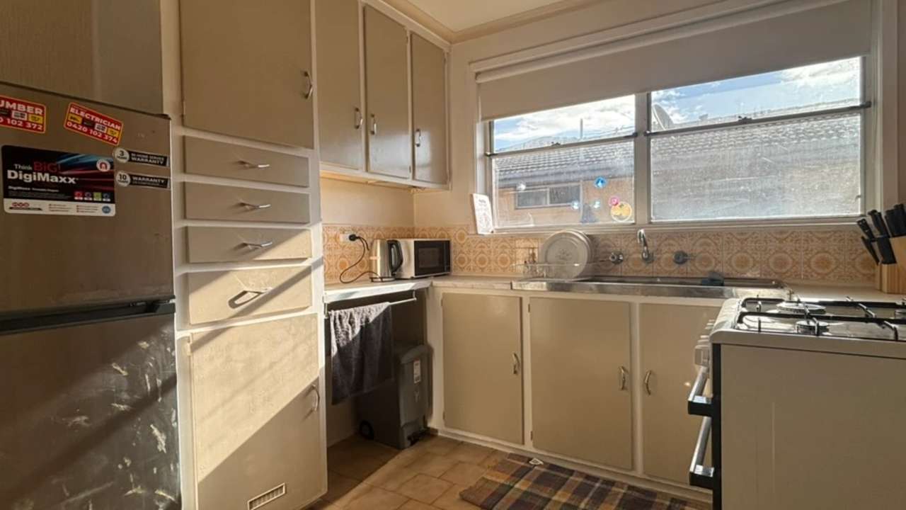 Room in a share house