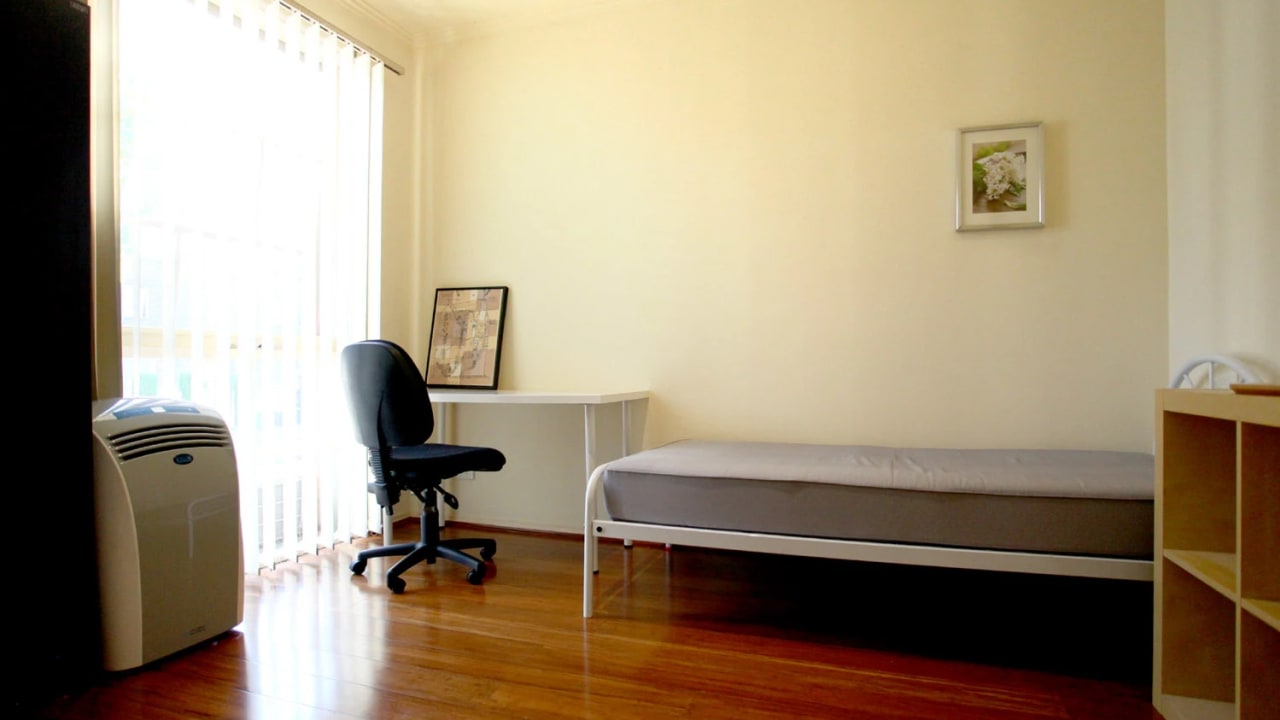 Furnished room in a share house